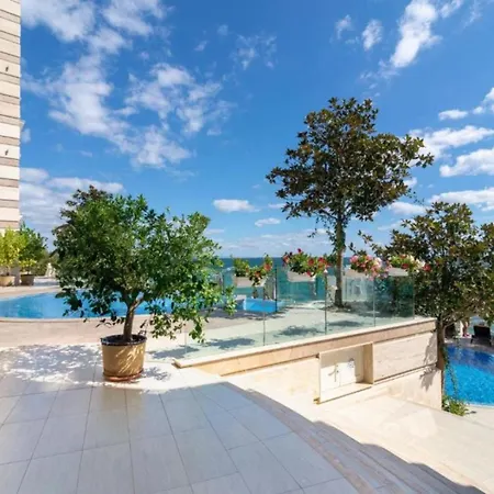 La By Cosher Apartament